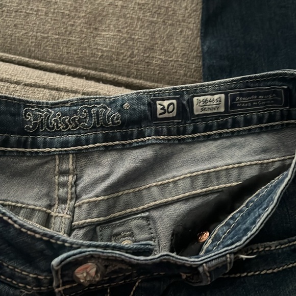 Gently used skinny size 30 - Picture 2 of 3